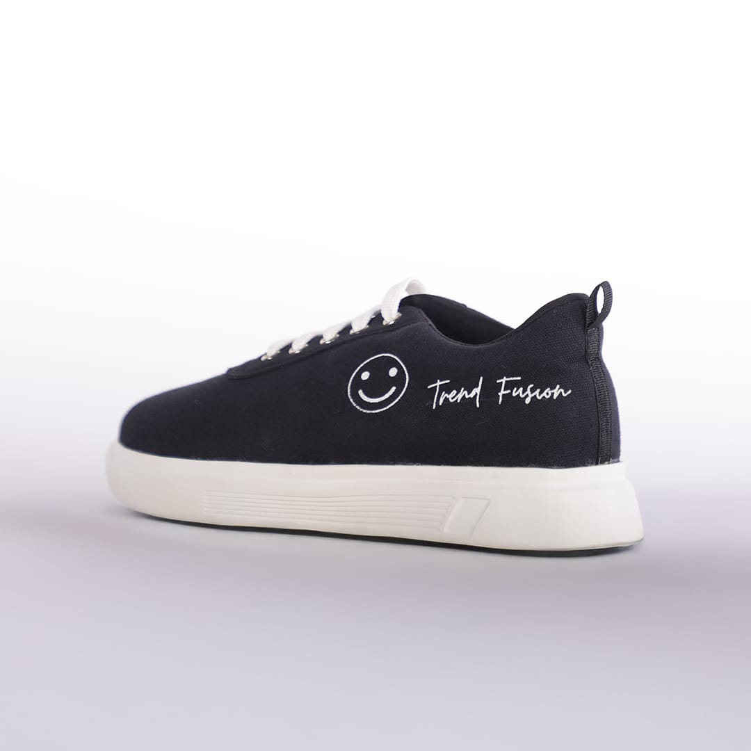 girls black shoe